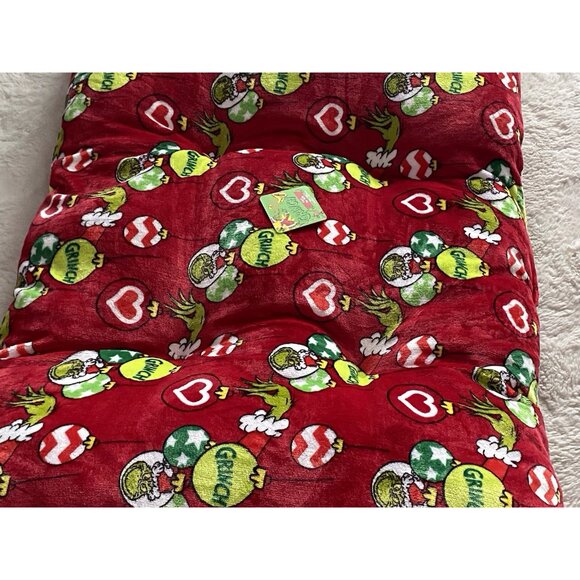 Dr. Seuss The Grinch Dog Pet BED Super Soft Christmas Ornament 39” X 26” Red NEW - Picture 9 of 14